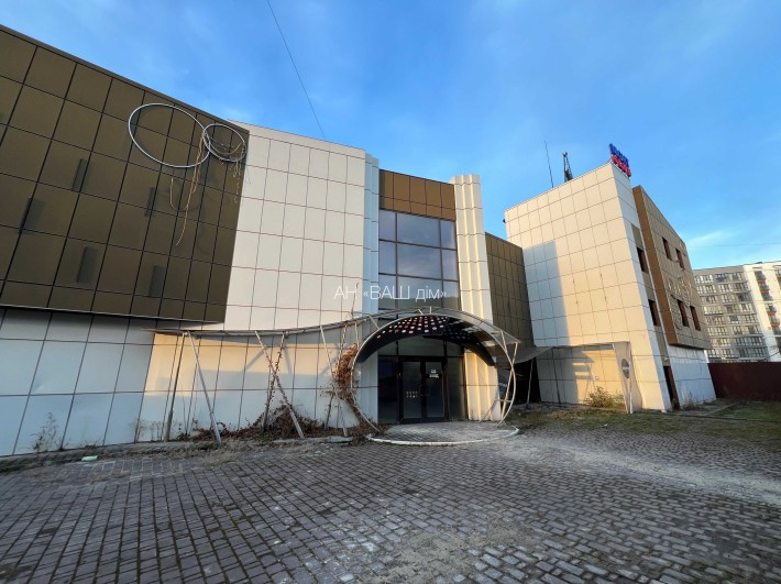 ОРЕНДА приміщення ПОРУЧ із ЖК "ЛИПКИ", закритий двір, зручний заїзд - фото 1