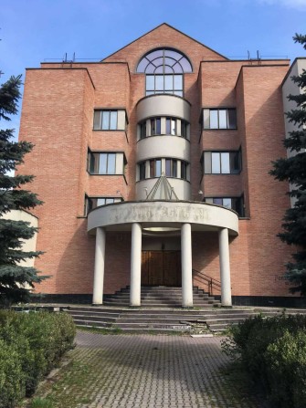 Оренда торгових, офісних прим. в новому  комплексі пл. від 18до 3000м2 - фото 1