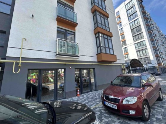 Оренда комерційне приміщення ЖК Липки прохідна зона вул. Мазепи 164 Івано-Франківськ