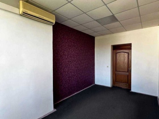 Здається в оренду офісне приміщення 15.2 м². В Центрі міста! Луцьк