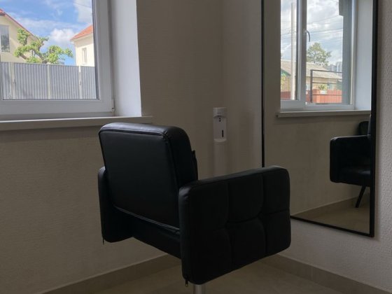 Здам в оренду перукарське крісло / робоче місце Ірпінь