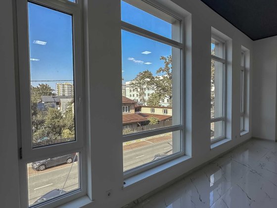 ОРЕНДА приміщення в НОВОМУ офіс-центрі. 66.3 м2 ТОРГ! Ирпень