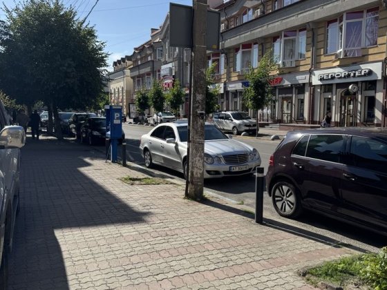 Оренда цокольного приміщення по вул. В. Гузара Івано-Франківськ