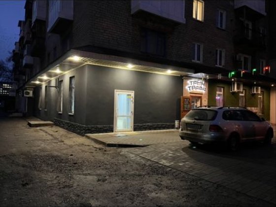 Вокзал Червоная рядом АТБ , Новая почта И так далее Кривой Рог