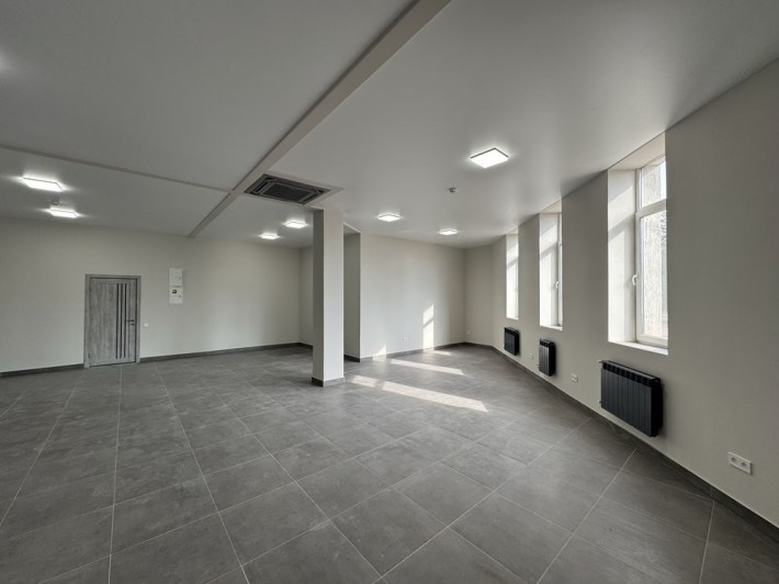 Аренда помещения с ремонтом 96 м.кв, 2 этаж, 95 квартал, центр. - фото 1