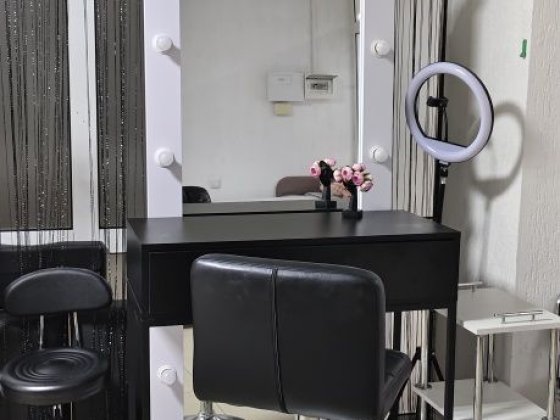 Оренда місця для бровичта,візажиста  за місяць 2000 Івано-Франківськ