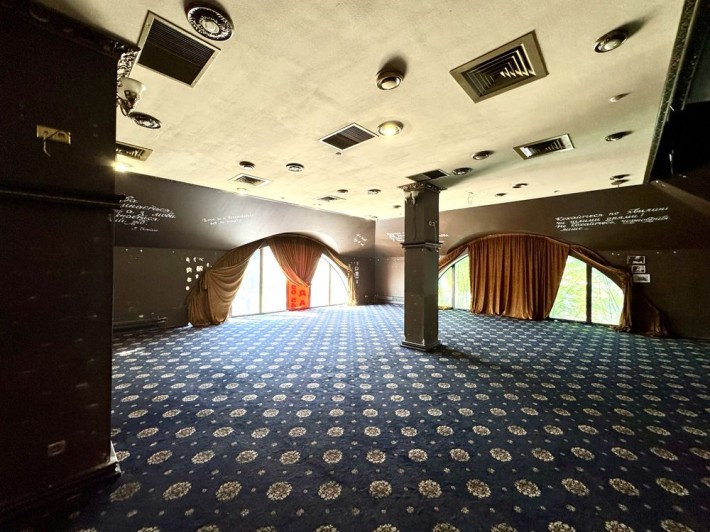 Оренда фасадного приміщення 227 м.кв, Соцмісто, парковка, окремий вхід - фото 1