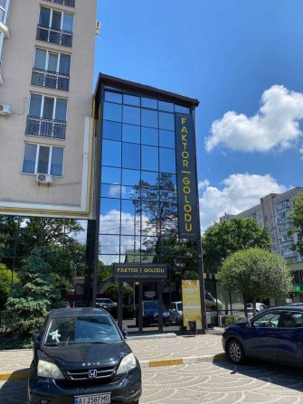 Оренда комерційного приміщення у самому центрі міста 466,3 кв.м - фото 1
