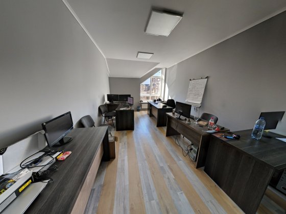 Офіс в оренду з сучасними ремонтом і власним сан вузлом Івано-Франківськ