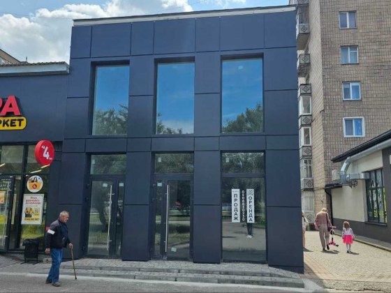 Оренда комерційного фасадного приміщення навпроти ТЦ Велес, 1й поверх Івано-Франківськ