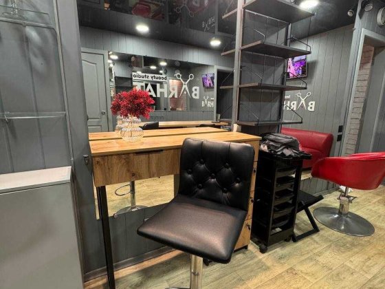 Оренда для візажиста, бровіста, перукаря на Гагаріна парикмахер Кривой Рог