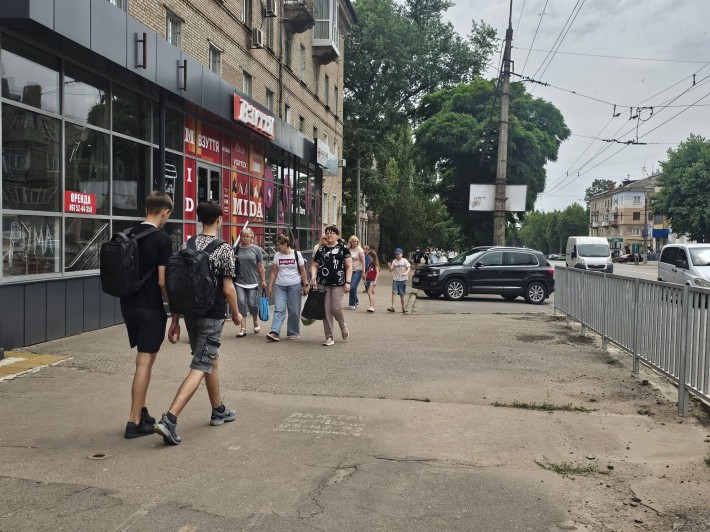 Оренда на 20му, вул. Ф. Караманиць, 31 (Ватутіна) - фото 1