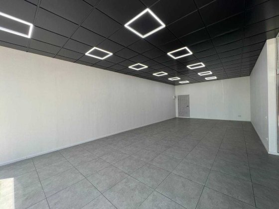 МАФ у центрі міста навпроти Varus – ваш бізнес на перших ролях Кривий Ріг