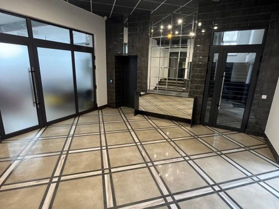 Оренда нового офісу 350 м2 в розвиненому районі міста Івано-Франківськ