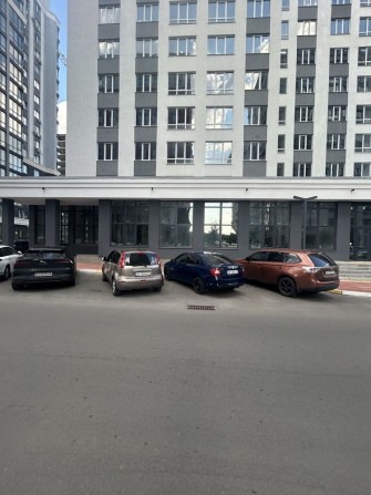 Фасадне комерційне приміщення 308 м2 ЖК Скай 2. Густонаселена локація - фото 1
