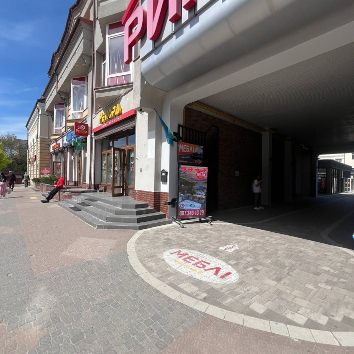 Здається в оренду торгове приміщення в центральній частині міста!!! - фото 1