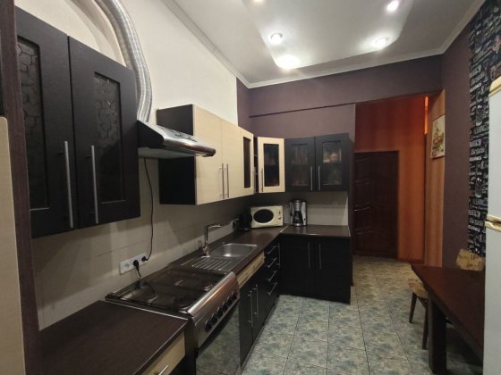 Продам 4--х комнатную квартиру п. Юбилейный Луганськ