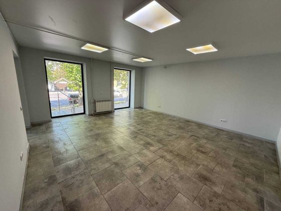 Оренда фасадного приміщення по пр. Відродження Луцьк