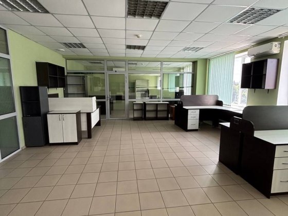 Здам в оренду офісні приміщння з меблями Луцк