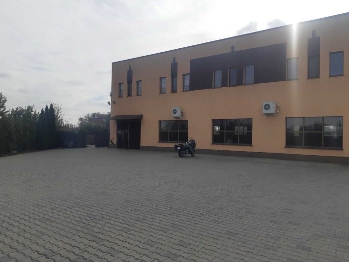 Довгострокова оренда комерційного приміщення 1000 м.кв - фото 1