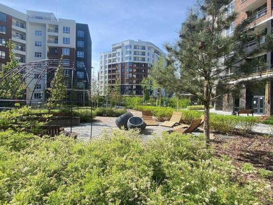 Оренда фасадного комерційного приміщення 200 м² у ЖК "Сінергія Сіті" Ирпень