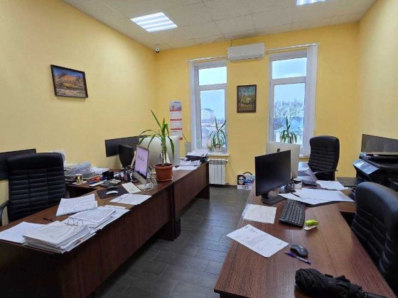 Кабінет в центрі з меблями Полтава