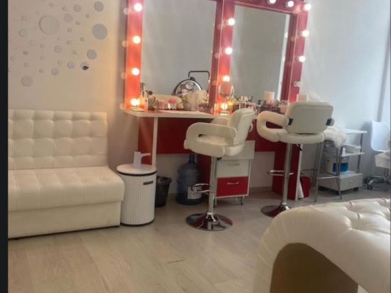 Оренда робочого місця з кушеткою та дзеркалом Івано-Франківськ