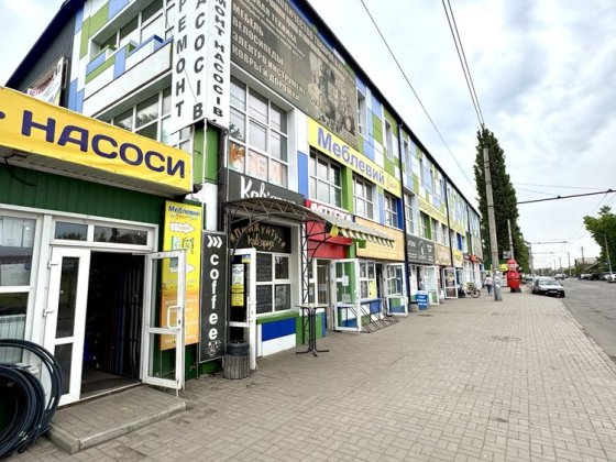Оренда торгівельного, комерційного приміщення, 900 м.кв, ремонт, фасад Кривий Ріг