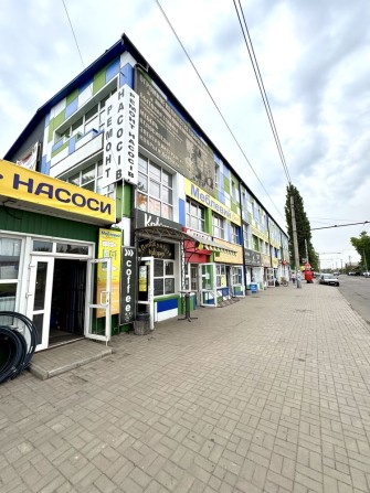 Оренда торгівельного, комерційного приміщення, 900 м.кв, ремонт, фасад - фото 1