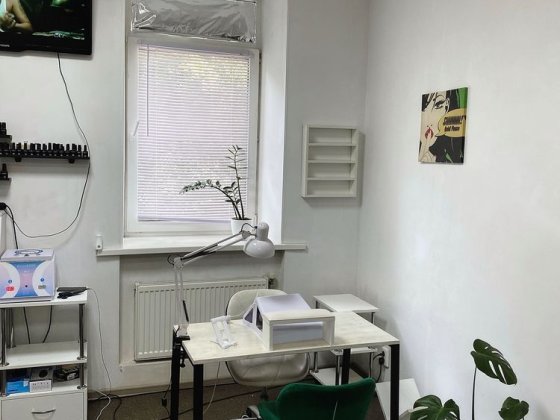 Оренда робочого місця майстра манікюру педикюру або пів кабінету Полтава