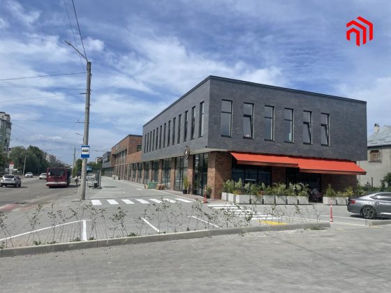 Оренда дворівневого нежитлового приміщення з терасою--і Івано-Франківськ