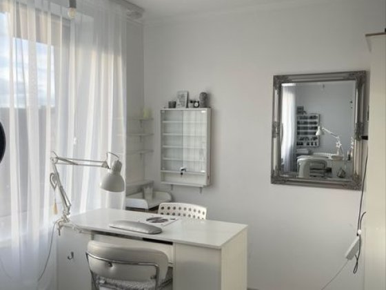 Оренда робочого місця майстра манікюру Рівне