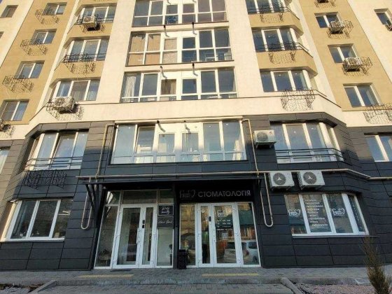 Новий будинок в центральному районі. Оренда приміщення. Полтава