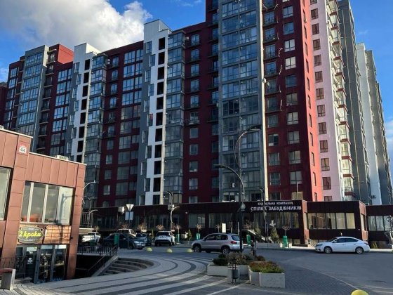 Здане комерційне приміщення,центр.сирець продам Княгинин,Васильянок Івано-Франківськ