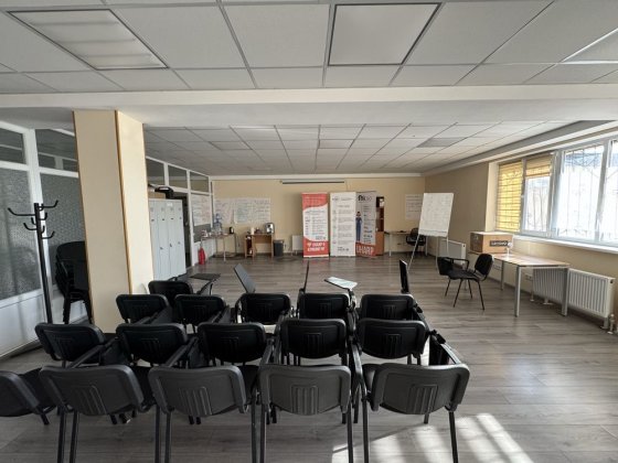 Оренда офісного приміщення з ремонтом та меблями, 70 м.кв, генератор Кривий Ріг