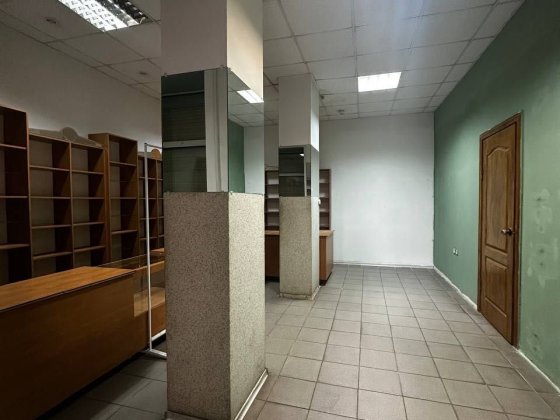 Оренда фасадного приміщення 41 м2 в центрі по вул. Франка Івано-Франківськ