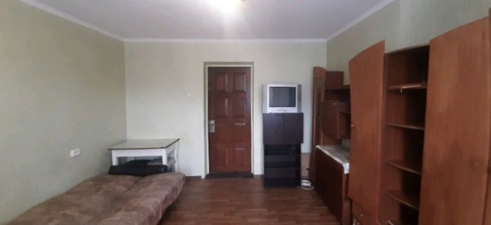 Продам комуну в центрі Чорноморська - фото 1