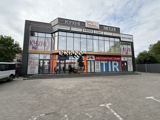 Оренда цокольного поверху під торгівлю, склад Рівне