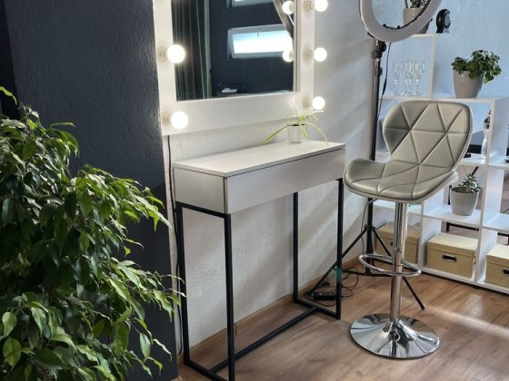 Здам в оренду місце для бровиста/візажиста Рівне