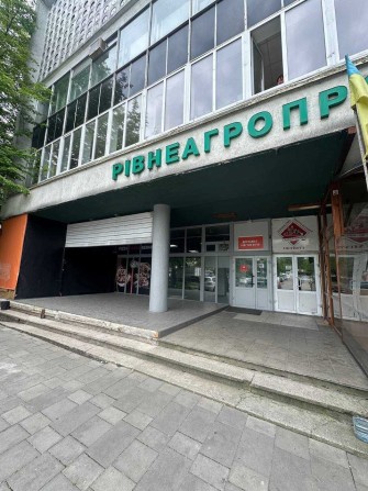 ЦЕНТР 96м2 ТОП-Локація Здам приміщення з Активним Трафіком. Парковка - фото 1