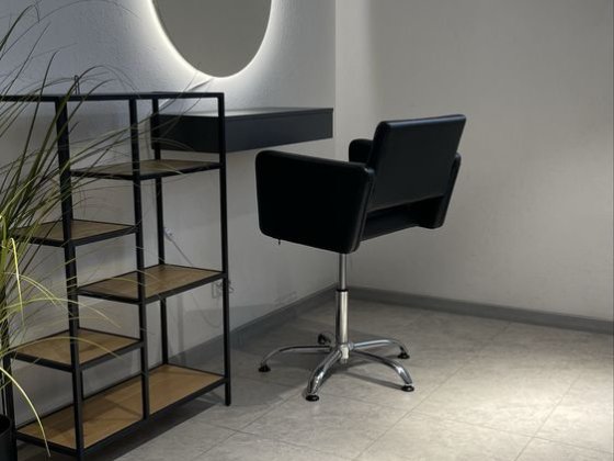 Оренда робочих місць для бровістів/візажистів/майстрів по зачіскам Полтава