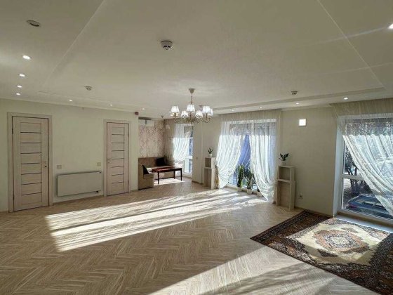 Пр. Миру 55м2 Здам ФАСАДНЕ приміщення з Хорошим Трафіком та Парковкою Рівне