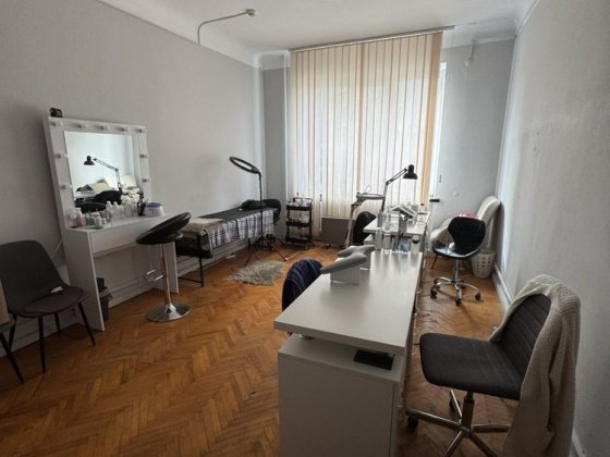 Здається в оренду кабінет офіс приміщення у центрі Чорновола 20.9 кв.м Рівне