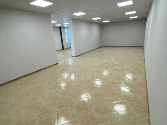 Здається в оренду універсальне комерційне приміщення площею 300 м² Херсон