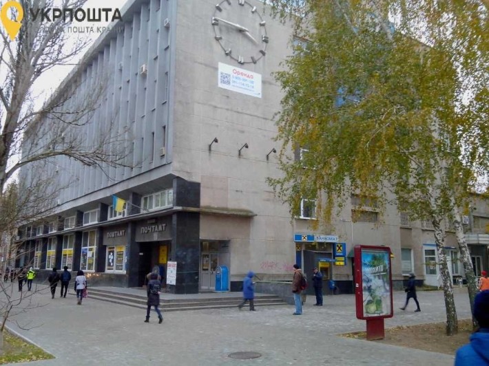 Центр, 1 пов, 2.2 м2, проспект Незалежності (Ушакова), 41. - фото 1