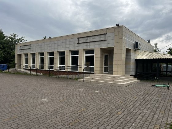 Здам ореме торгово-комерційне приміщення з власною парковкою Рівне