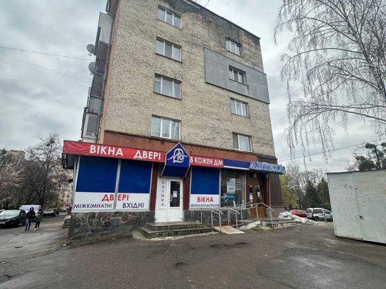 ЦЕНТР 18м2 Здам приміщення з НОВИМ Ремонтом та Хорошою Ціною Рівне