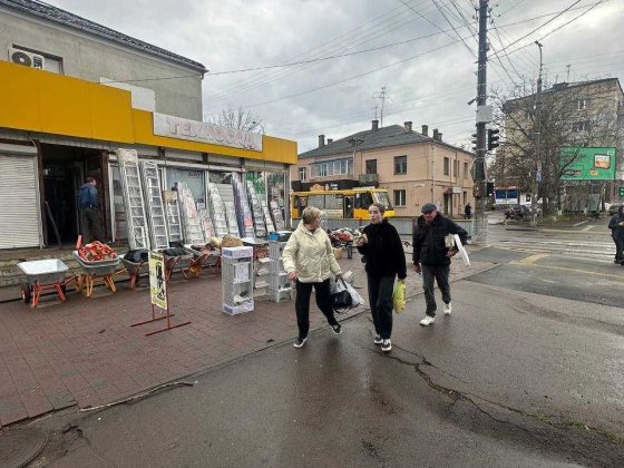 РИНОК 46м2 Здам приміщення з Хорошим Трафіком та прилеглою Територією Рівне