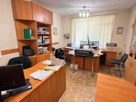 Центральний район. Вул. УПА. Оренда офісу з окремим входом і меблями. Полтава