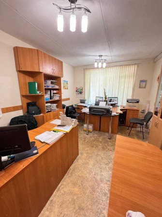 Центральний район. Вул. УПА. Оренда офісу з окремим входом і меблями. - фото 1